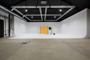 Plateau C1 avec cyclorama au Studio Central